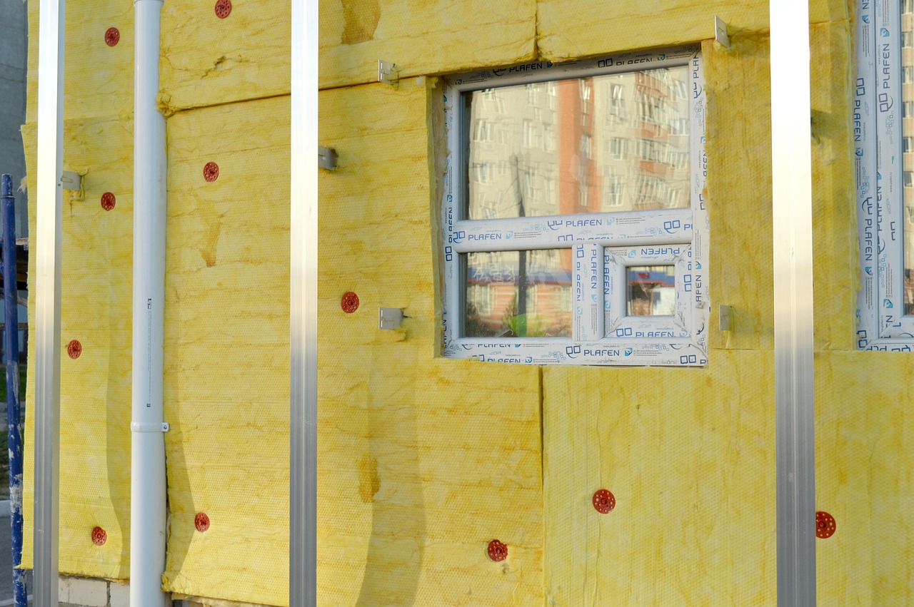 Comment isoler écologiquement sa maison pour réduire sa facture énergétique?