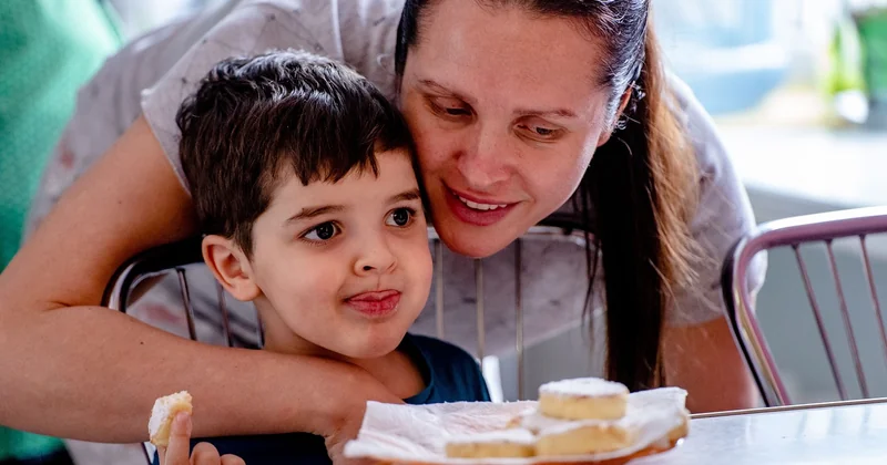Comment impliquer toute la famille, sans transformer le dîner en réunion